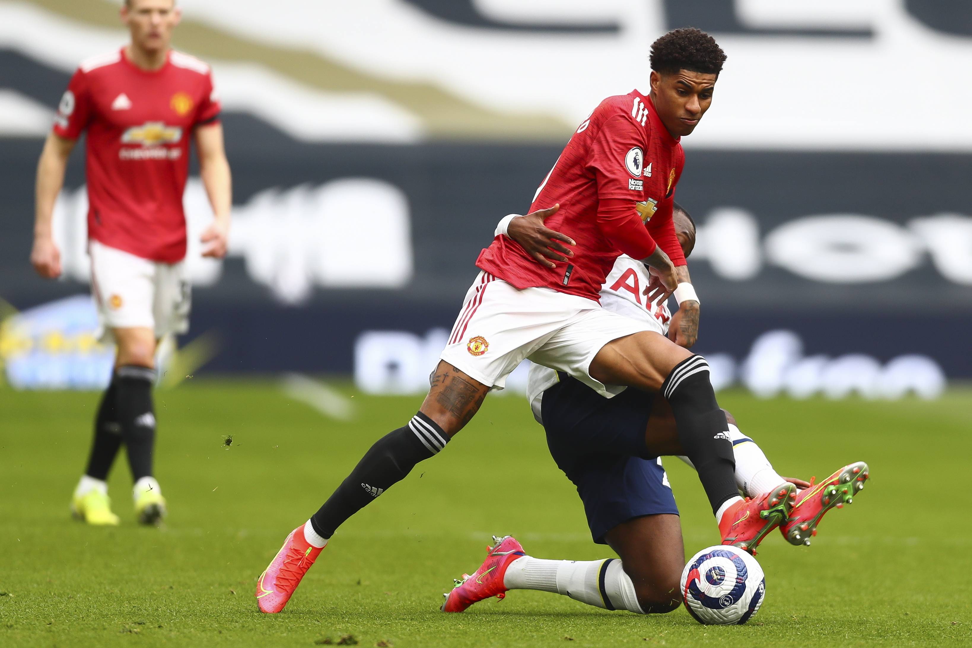 一举一动都 一举一动都